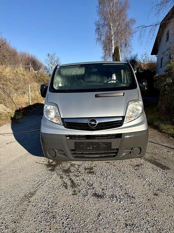Silber Gebraucht 2014 Opel Vivaro Van / Kleinbus | € 4.600 (Teuer) - Bild 1/4