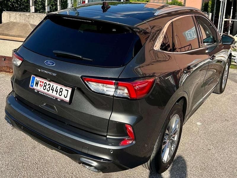 Gebraucht Ford Kuga Vignale 152 PS (111 kW) 2023 Grau SUV