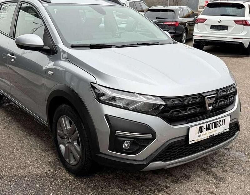 Gebraucht Dacia Sandero Comfort 91 PS (66 kW) 2022 Grau Kleinwagen