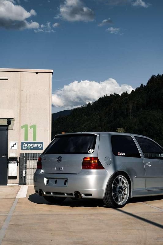 Gebraucht VW Golf IV R 241 PS (177 kW) 2002 Silber Limousine
