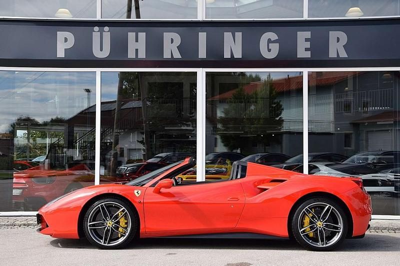 Rot Gebraucht 2017 Ferrari 488 Cabrio | € 305.900 - Bild 1/4