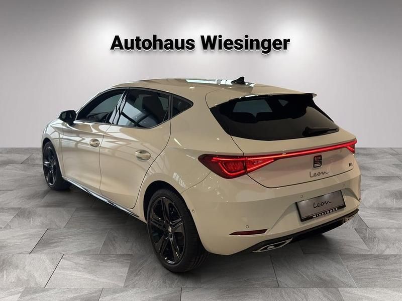 Neu Seat Leon FR 115 PS (84 kW) 2026 Weiss  normal