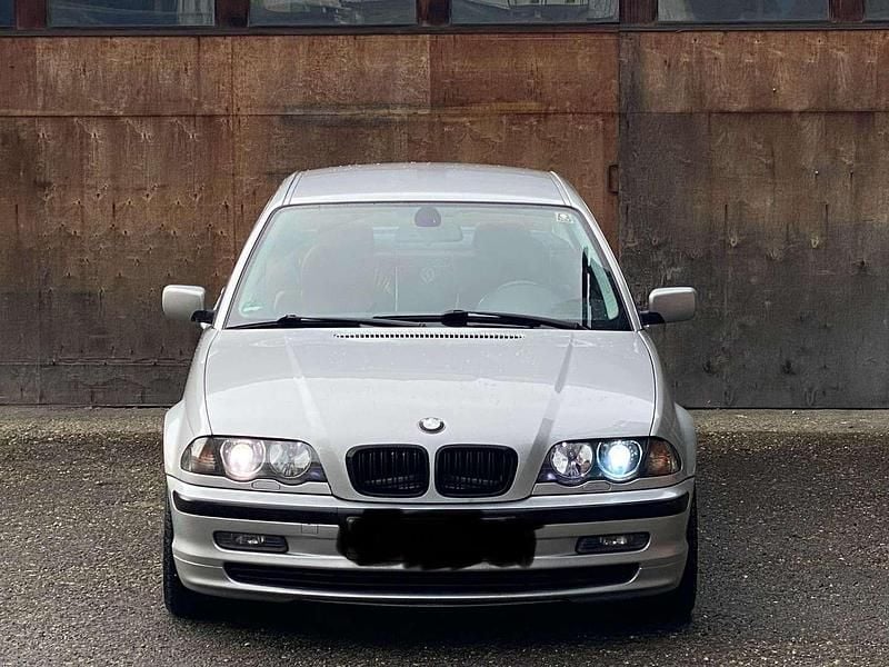Gebraucht BMW 323 170 PS (125 kW) 1999 Silber Limousine