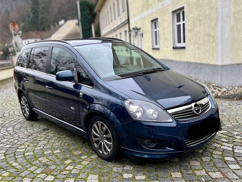 Blau Gebraucht 2012 Opel Zafira Sport Van / Kleinbus | € 3.450 - Bild 1/4