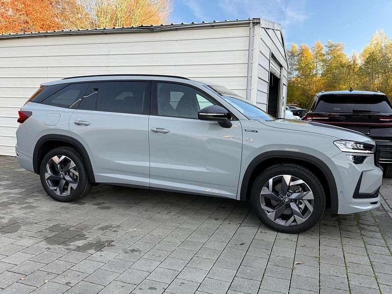 Neu Skoda Kodiaq SportLine 204 PS (150 kW) 2025 Schwarz SUV