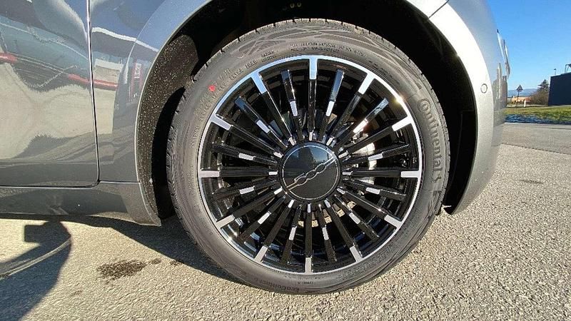 Gebraucht Fiat 500e La Prima 86 kW (118 PS) 2020 Grau Limousine