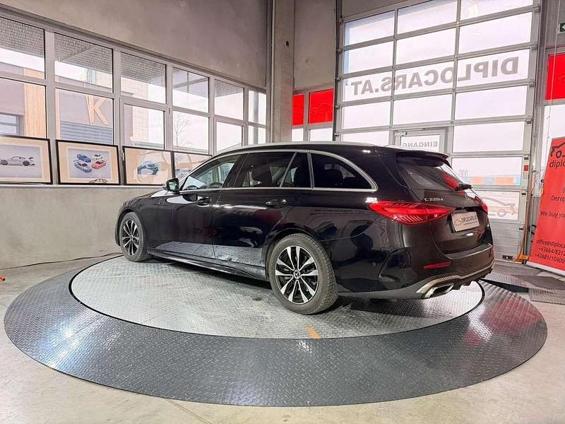 Gebraucht Mercedes C220 AMG 197 PS (144 kW) 2024 Schwarz Kombi