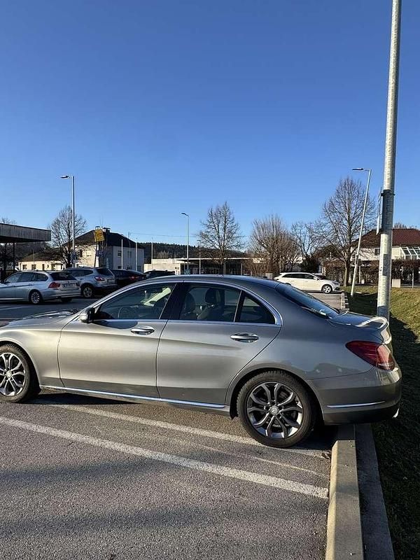 Gebraucht Mercedes C200 136 PS (100 kW) 2015 Limousine