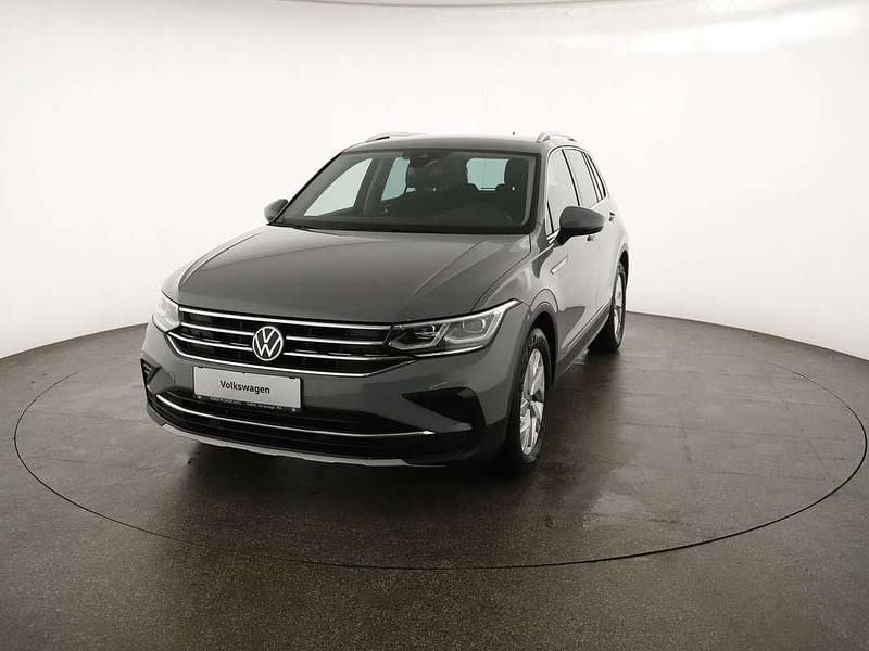 Gebraucht VW Tiguan Elegance 150 PS (110 kW) 2022 Grau SUV
