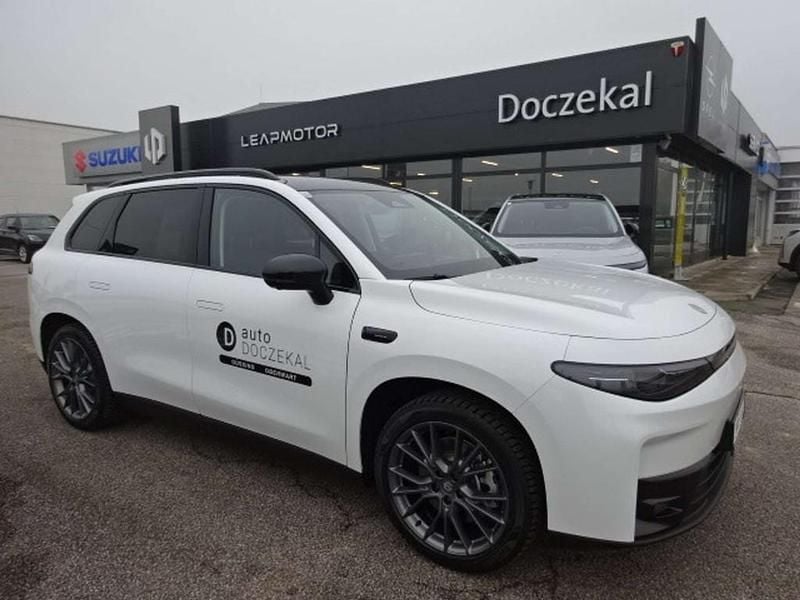 Neu Leapmotor C10 439 kW (598 PS) 2026 Weiß SUV