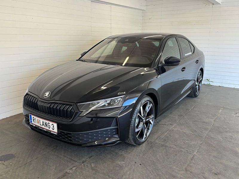 Schwarz metallicperleffektno Neu 2025 Skoda Octavia SportLine | € 39.990 (Etwas zu teuer) - Bild 1/4