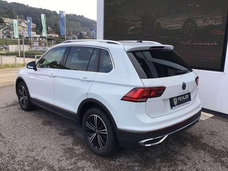 Gebraucht VW Tiguan Elegance 150 PS (110 kW) 2021 Weiss  normal SUV