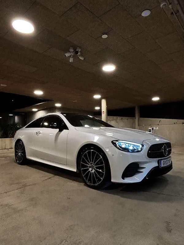Gebraucht Mercedes E220 194 PS (142 kW) 2022 Coupé