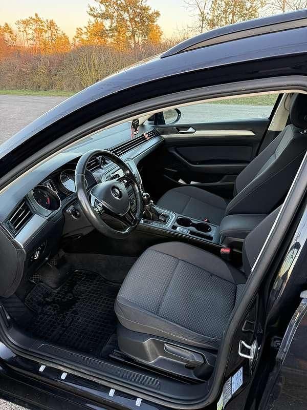 Gebraucht VW Passat Trendline 120 PS (88 kW) 2015 Limousine