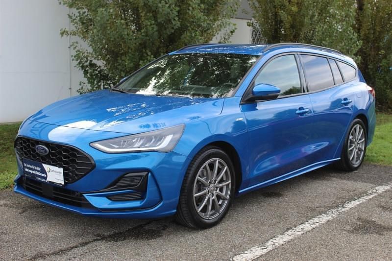 Blau Gebraucht 2022 Ford Focus ST-Line Kombi | € 19.900 (Teuer) - Bild 1/4