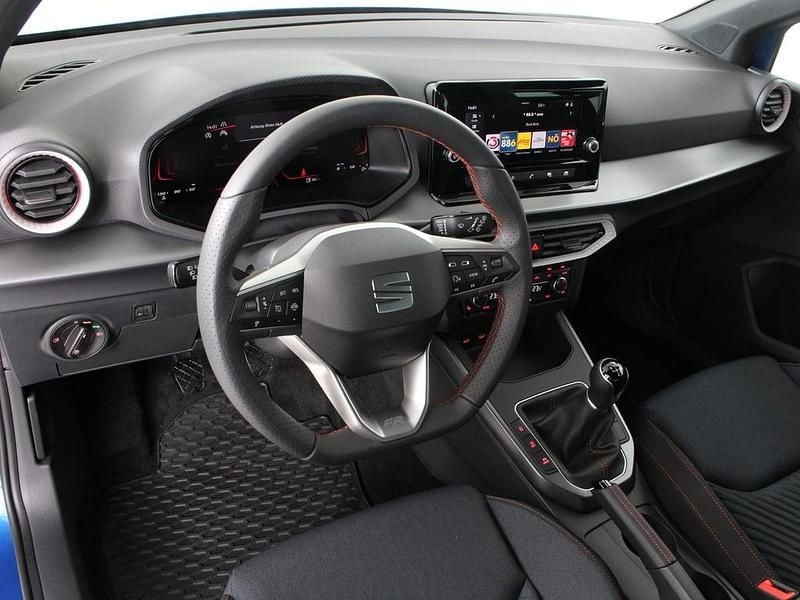 Neu Seat Arona FR 95 PS (69 kW) 2026 Hellblau  metallic SUV