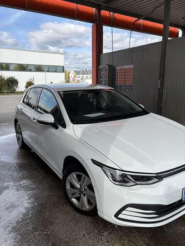 Gebraucht VW Golf VIII Life 110 PS (80 kW) 2022 Limousine