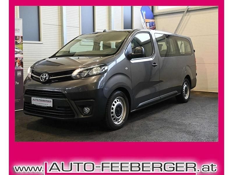 Grau Gebraucht 2022 Toyota Proace Van / Kleinbus | € 26.990 (Guter Preis) - Bild 1/4