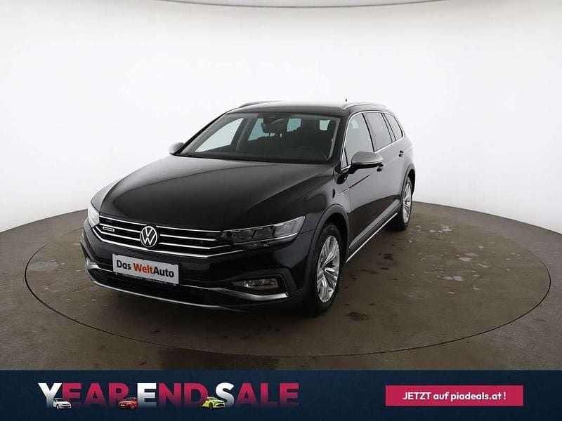 Schwarz metallicperleffektno Gebraucht 2021 VW Passat Alltrack Kombi | € 32.950 (Etwas zu teuer) - Bild 1/4