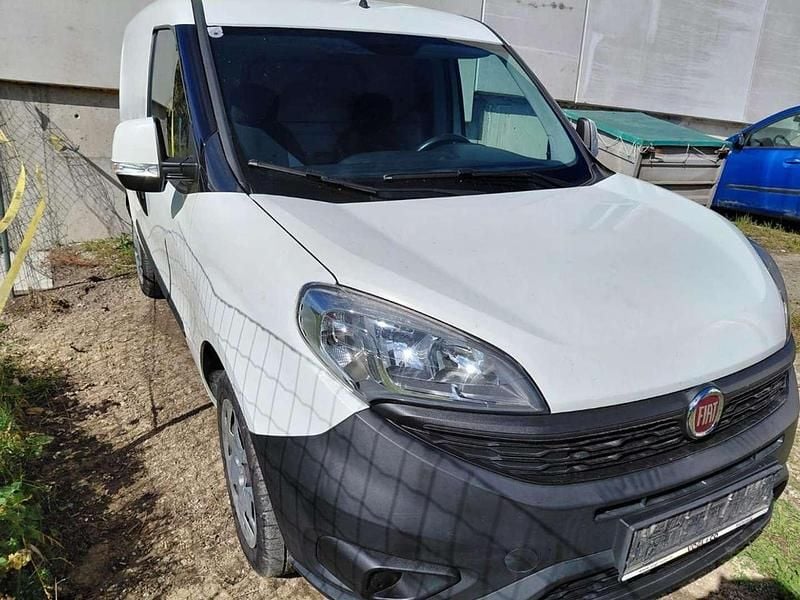 Gebraucht Fiat Doblò 95 PS (69 kW) 2016 Weiß Van / Kleinbus
