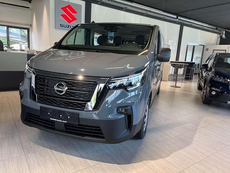 Grau Gebraucht 2024 Nissan Primastar Van / Kleinbus | € 47.990 - Bild 1/4