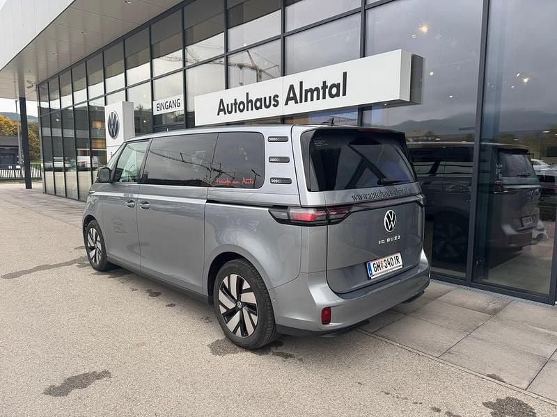 Gebraucht VW ID. Buzz Pro 210 kW (286 PS) 2024 Silber  metallic Van / Kleinbus