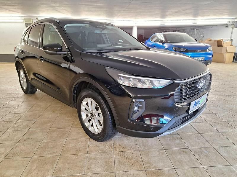 Gebraucht Ford Kuga Titanium 183 PS (134 kW) 2024 Schwarz SUV