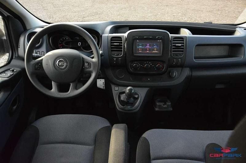 Gebraucht Opel Vivaro 121 PS (88 kW) 2018 Weiß Van / Kleinbus