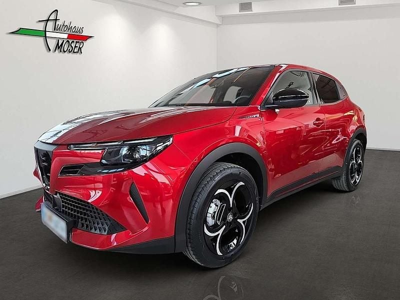 Rot Gebraucht 2025 Alfa Romeo Junior Edizione Speciale SUV | € 29.990 (Fairer Preis) - Bild 1/4