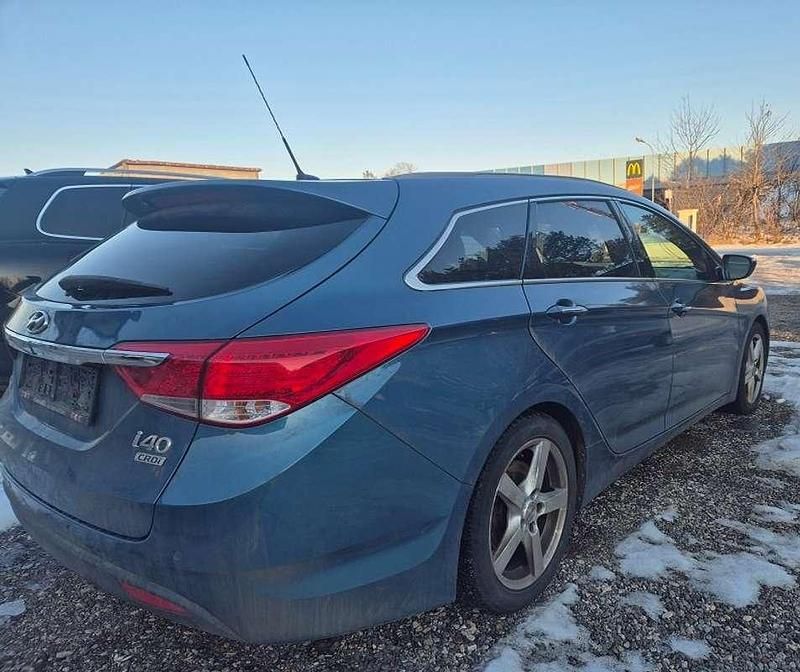 Gebraucht Hyundai i40 Style 136 PS (100 kW) 2013 Blau Kombi