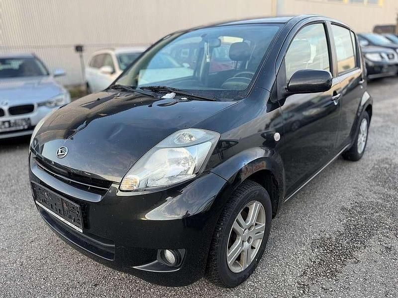 Gebraucht Daihatsu Sirion 69 PS (50 kW) 2008 Schwarz Kleinwagen