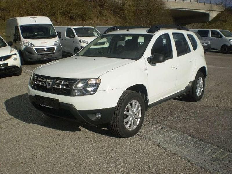 Weiß Gebraucht 2017 Dacia Duster Lauréate SUV | € 10.990 (Fairer Preis) - Bild 1/4