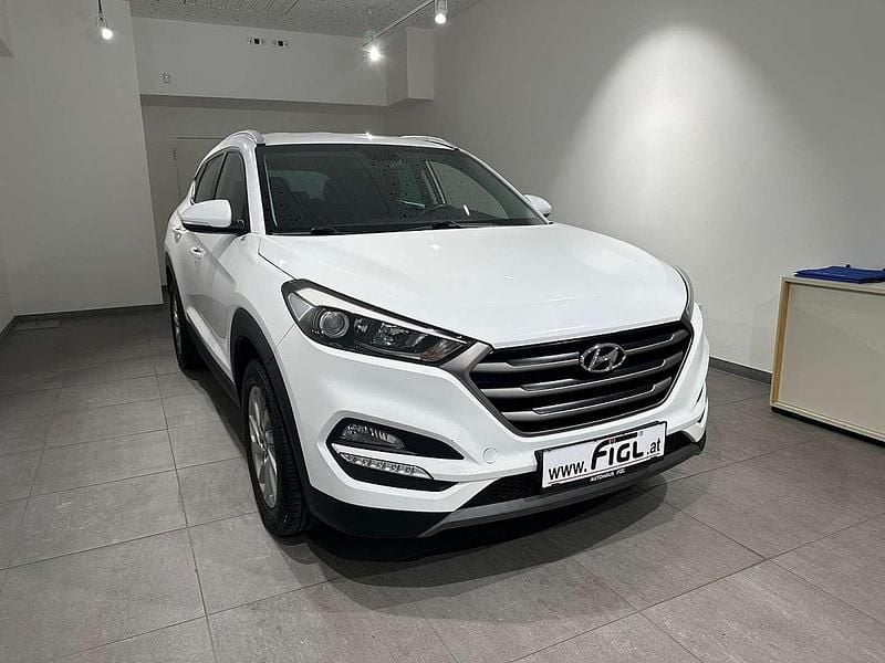 Gebraucht Hyundai Tucson GO! 116 PS (85 kW) 2016 Weiß SUV