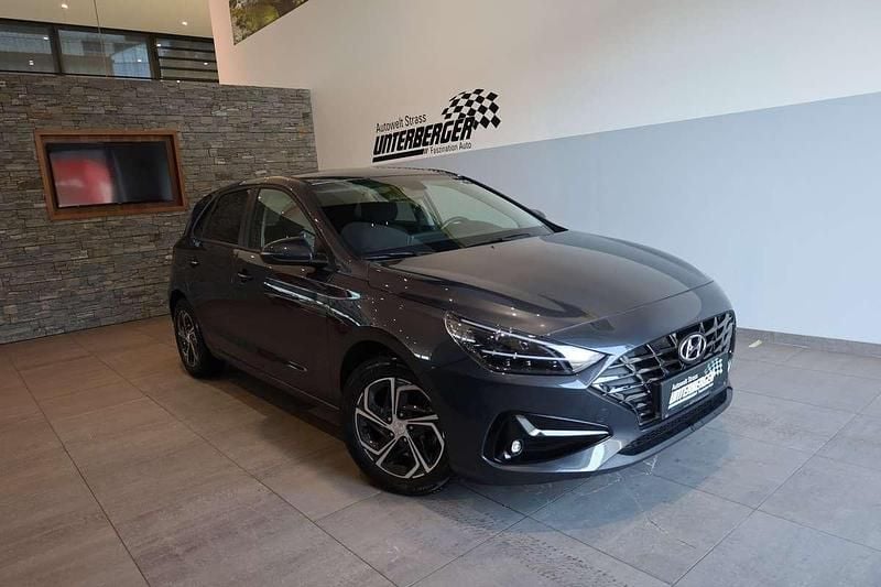 Gebraucht Hyundai i30 Trend 116 PS (85 kW) 2021 Limousine