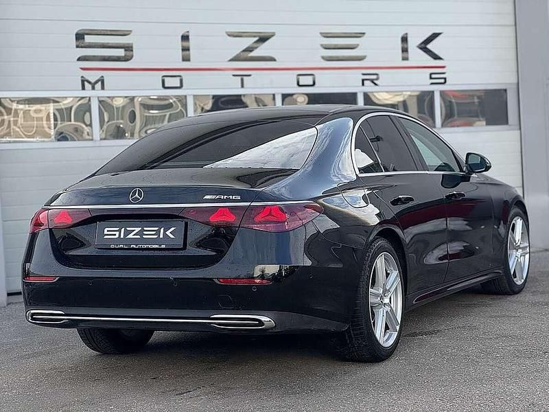 Gebraucht Mercedes E220 197 PS (144 kW) 2024 Schwarz Limousine