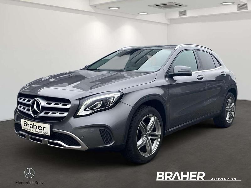 Gebraucht Mercedes GLA200 Urban 136 PS (100 kW) 2019 Grau SUV