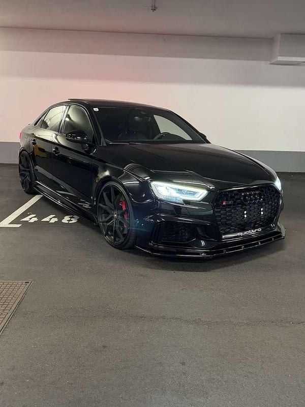 Schwarz Gebraucht 2019 Audi RS3 Competition Limousine | € 32.800 (Fairer Preis) - Bild 1/4