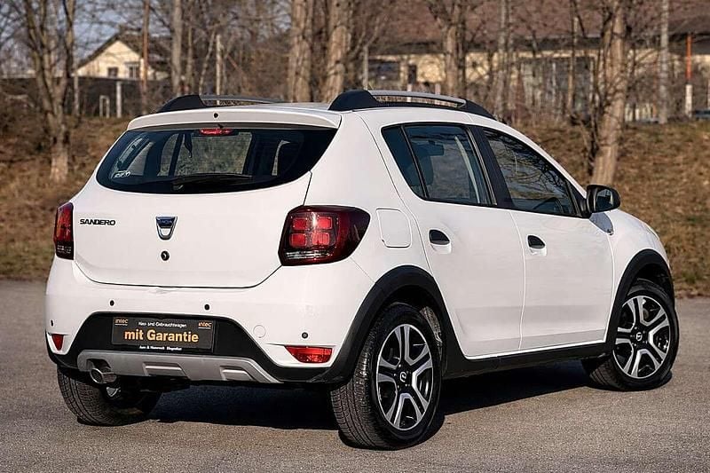 Gebraucht Dacia Sandero Stepway 90 PS (66 kW) 2018 Weiß Limousine