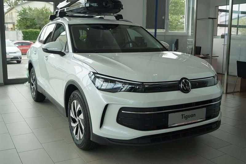 Weiss metallicperleffekt Neu 2025 VW Tiguan SUV | € 41.900 (Superpreis) - Bild 1/4