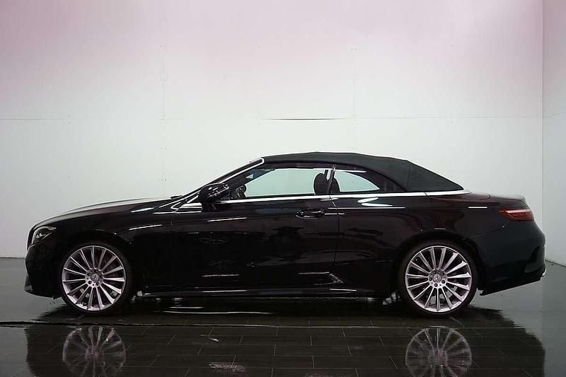 Gebraucht Mercedes E200 AMG 197 PS (144 kW) 2022 Schwarz Cabrio