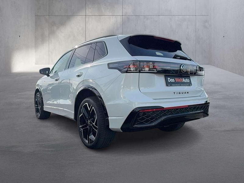 Gebraucht VW Tiguan Sport 204 PS (150 kW) 2025 Weiss  metallicperleffekt SUV