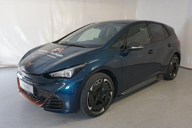 Mittelblau metallic Gebraucht 2025 Cupra Born e-Boost Kleinwagen | € 34.950 (Fairer Preis) - Bild 1/4