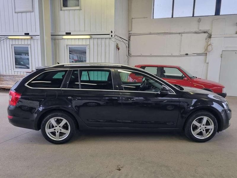 Gebraucht Skoda Octavia Style 116 PS (85 kW) 2017 Schwarz Kombi