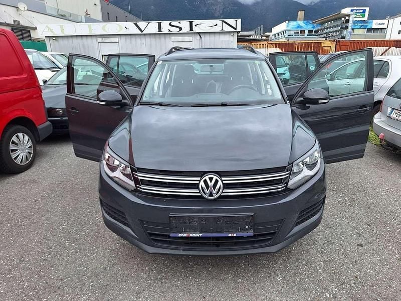 Grau Gebraucht 2015 VW Tiguan Trendline SUV | € 10.900 (Fairer Preis) - Bild 1/4