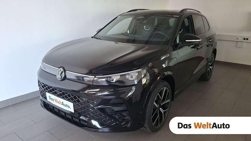 Neu VW Tiguan Sport 204 PS (150 kW) 2025 Schwarz  metallic SUV