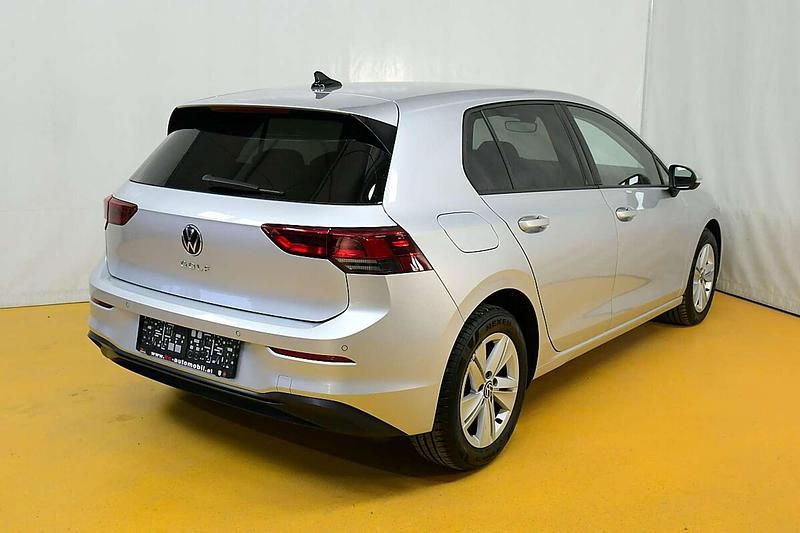 Gebraucht VW Golf VIII Life 116 PS (85 kW) 2020 Silber Limousine