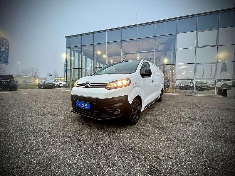 Weiß Gebraucht 2021 Citroën Jumpy Comfort Van / Kleinbus | € 17.950 (Guter Preis) - Bild 1/4