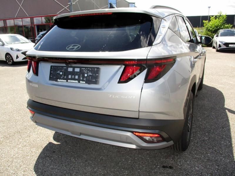 Gebraucht Hyundai Tucson 159 PS (116 kW) 2023 Shimmering silver SUV