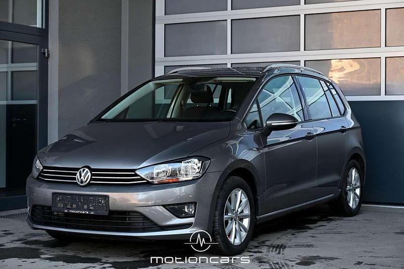 Silber Gebraucht 2015 VW Golf Sportsvan Comfortline Van / Kleinbus | € 9.980 - Bild 1/4