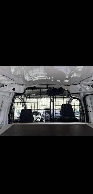 Gebraucht Ford Tourneo Trend 101 PS (74 kW) 2022 Weiß Van